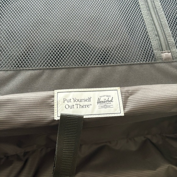 ✈️🧳 Herschel Heritage™ Hardshell Luggage | Carry On - 35L - Black NEW!!! 🧳✈️ - Picture 4 of 11